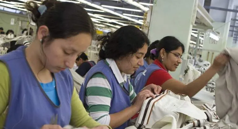Empleo formal en México pierde casi 30 mil puestos en mayo y desacelera crecimiento