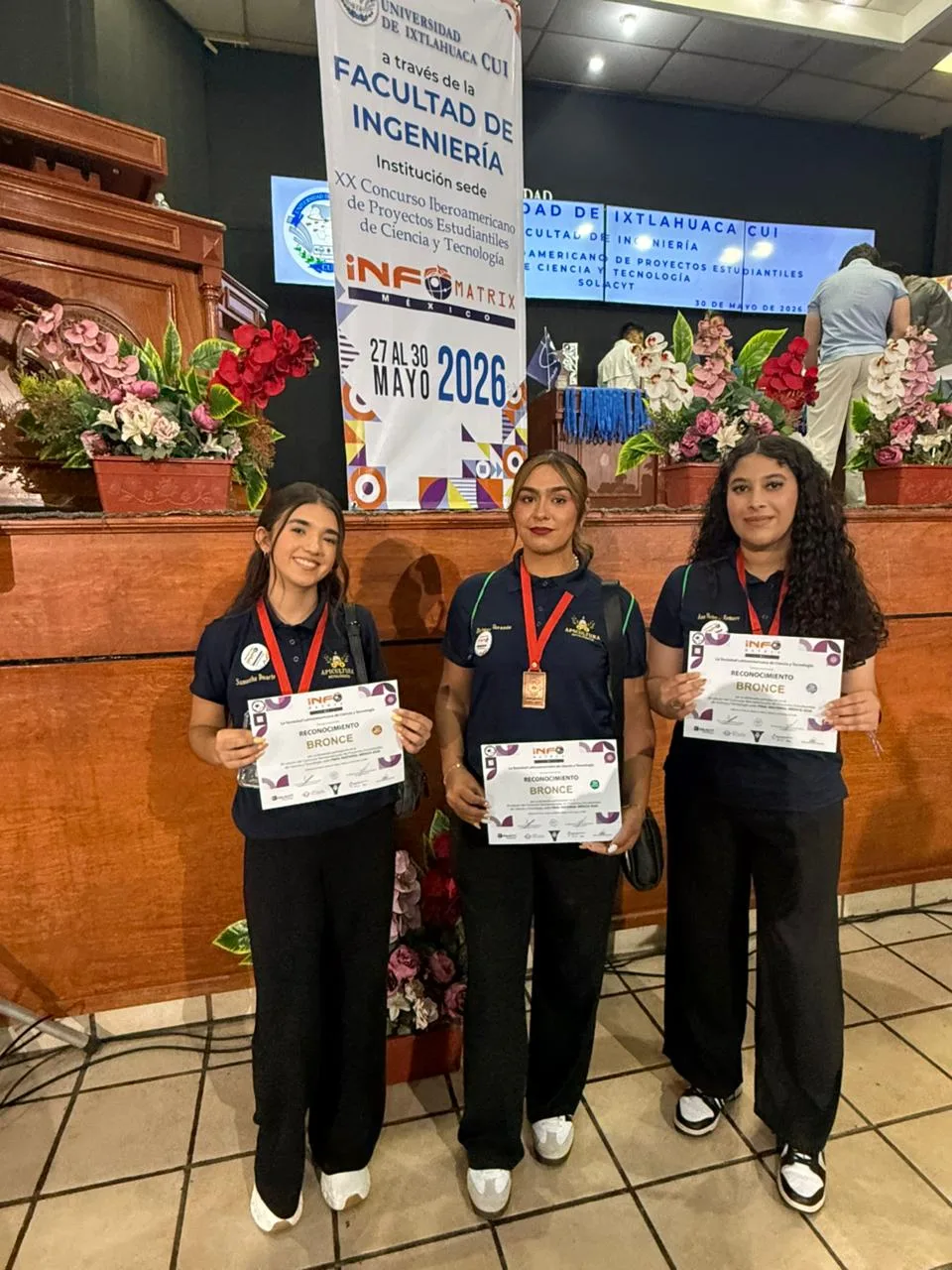 Estudiantes de Cecyte Sonora ganan bronce en Infomatrix México con proyecto ecológico de apicultura