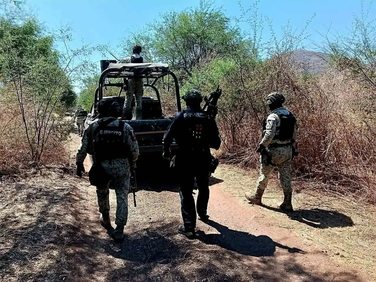 Explosión en Michoacán hiere a militares y revela arsenal de explosivos caseros