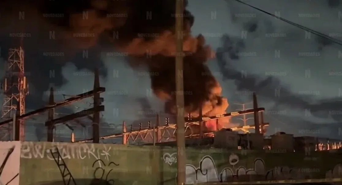 Explosión en subestación de CFE deja sin luz a miles en Cancún durante horas
