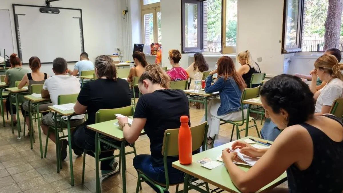 Extremadura digitaliza la gestión de tribunales en las oposiciones de maestros