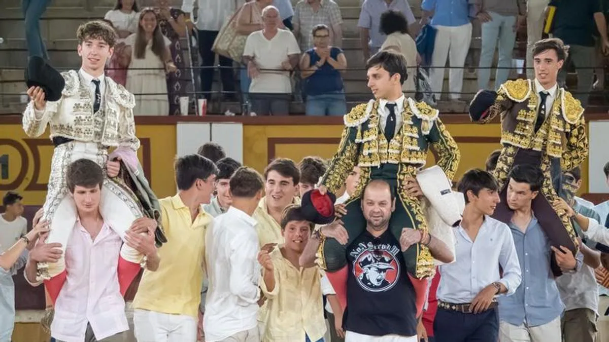 Fran Perera, Israel Guirao y Fernando Donoso destacan en clase práctica de novillada en Badajoz