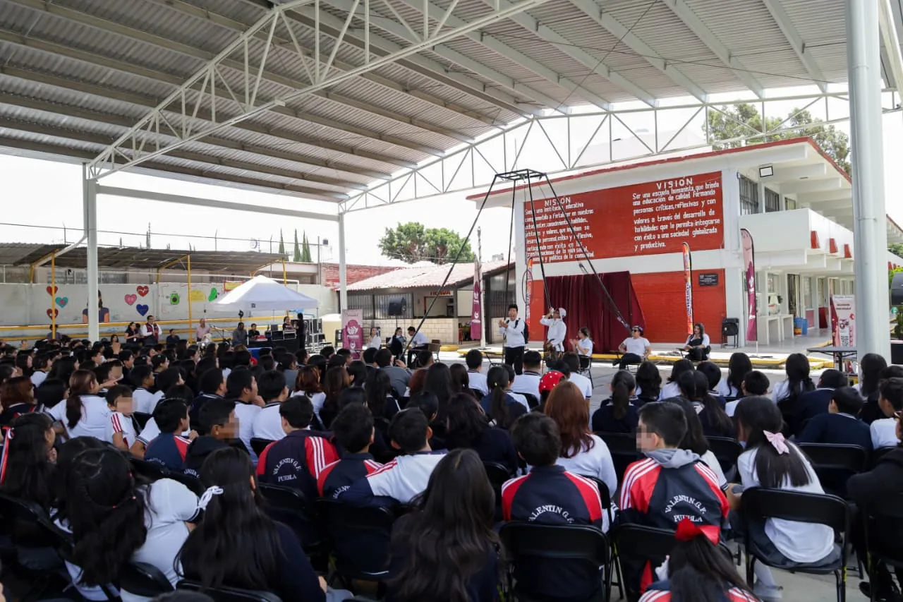 Gobierno de Pepe Chedraui promueve salud emocional juvenil con obra teatral en secundaria