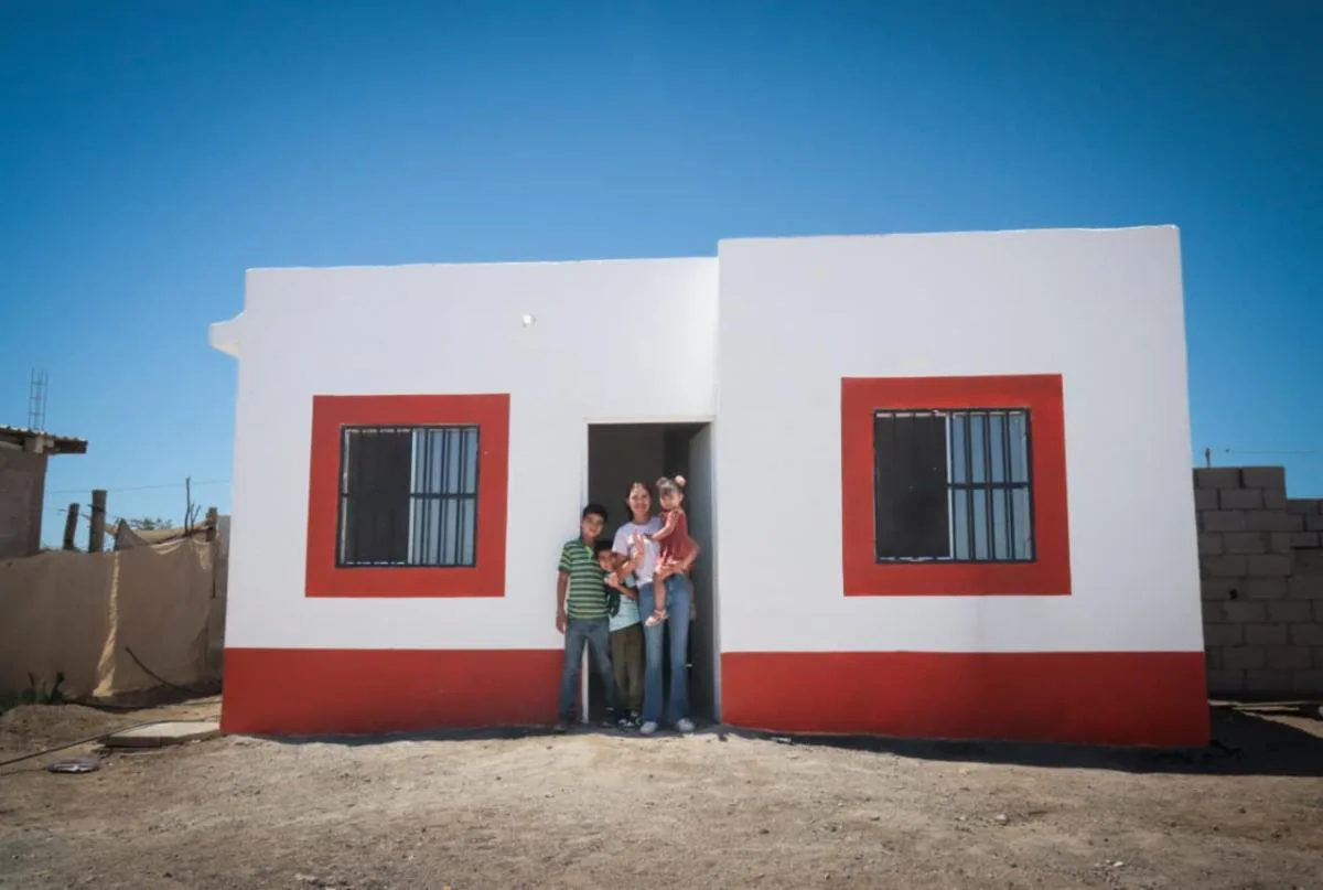 Gobierno de Sonora entrega viviendas para fortalecer el patrimonio de familias vulnerables