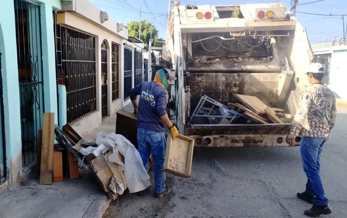 Hermosillo impulsa jornadas de descacharre para eliminar criaderos de mosquitos en dos colonias