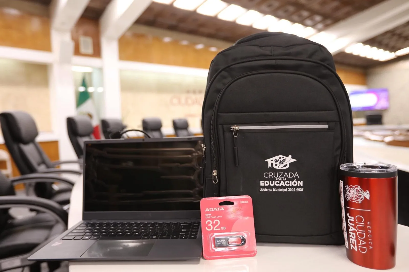 Inicia recepción de documentos para becas que cubren inscripción y equipo en la UACJ