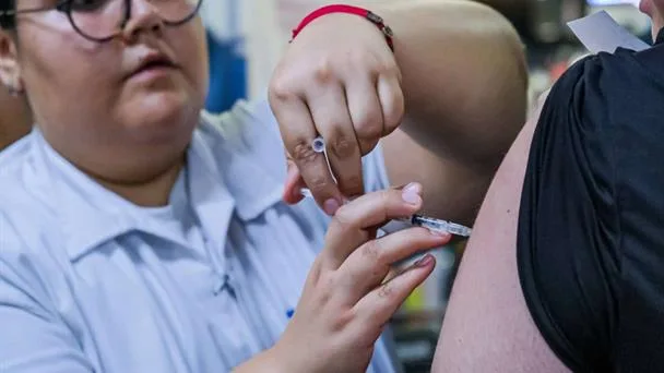 Jalisco iniciará vacunación contra Mpox para adultos con VIH y bajo conteo de CD4