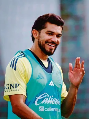 Jardine busca fichar a Henry Martín para el Shabab Al-Ahli pese a contrato vigente