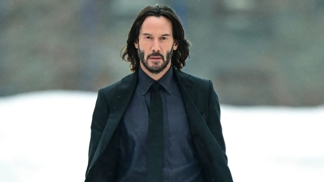 Keanu Reeves comparte su fortuna de The Matrix con el equipo detrás de cámaras