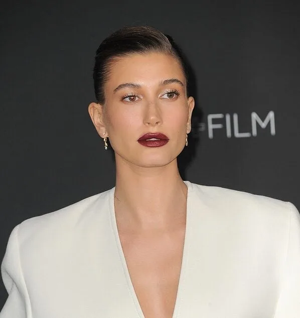 Krispy Kreme México lanza dona inspirada en el gloss Rhode de Hailey Bieber