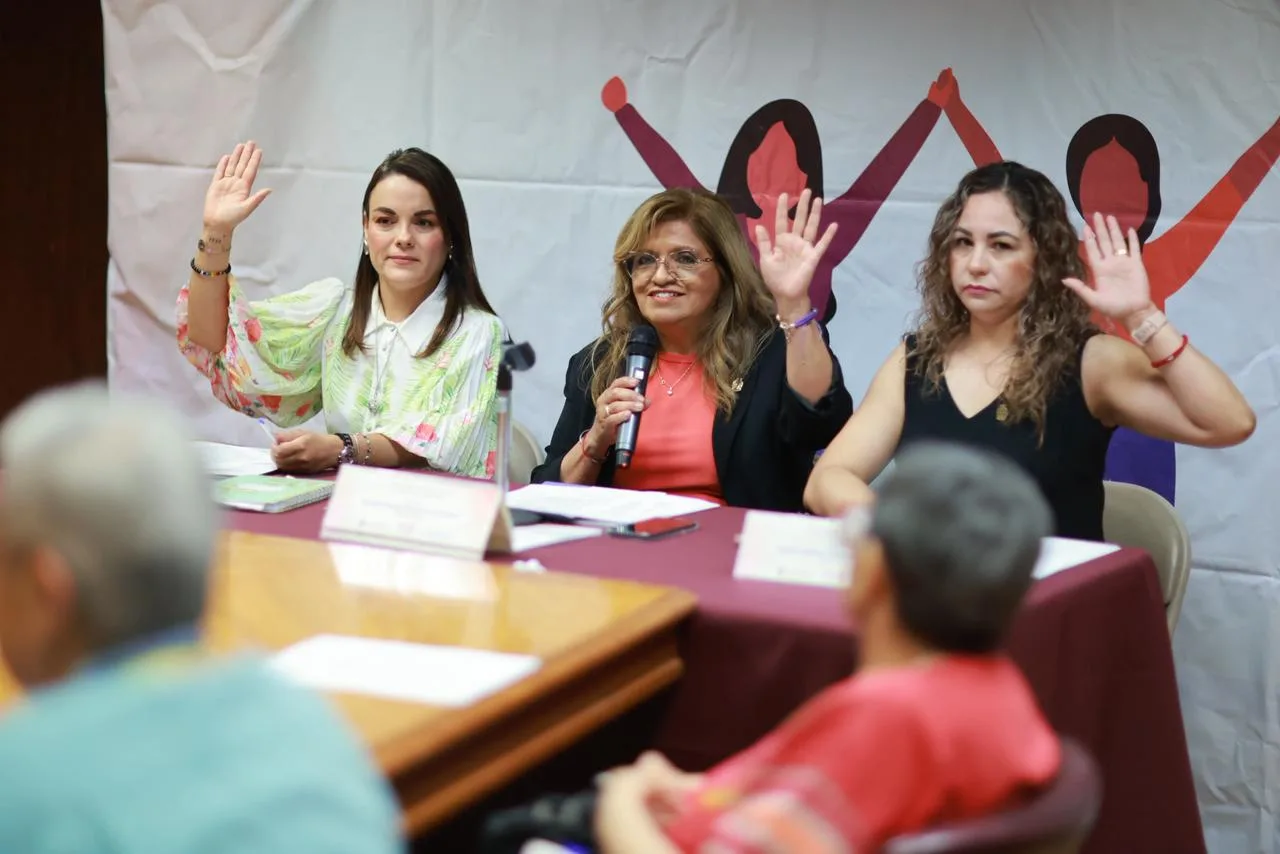 La Comisión de la Mujer reconoce a cuatro juarenses por su labor en igualdad y derechos humanos