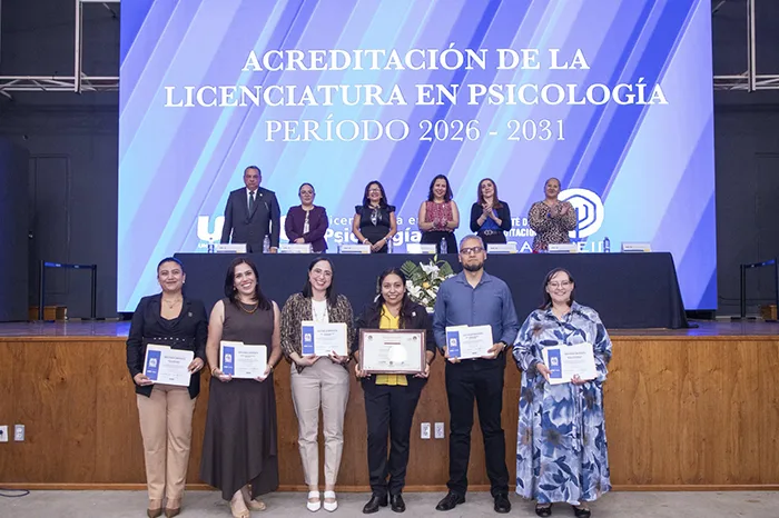 La Escuela de Psicología de la UVAQ recibe acreditación nacional por calidad académica