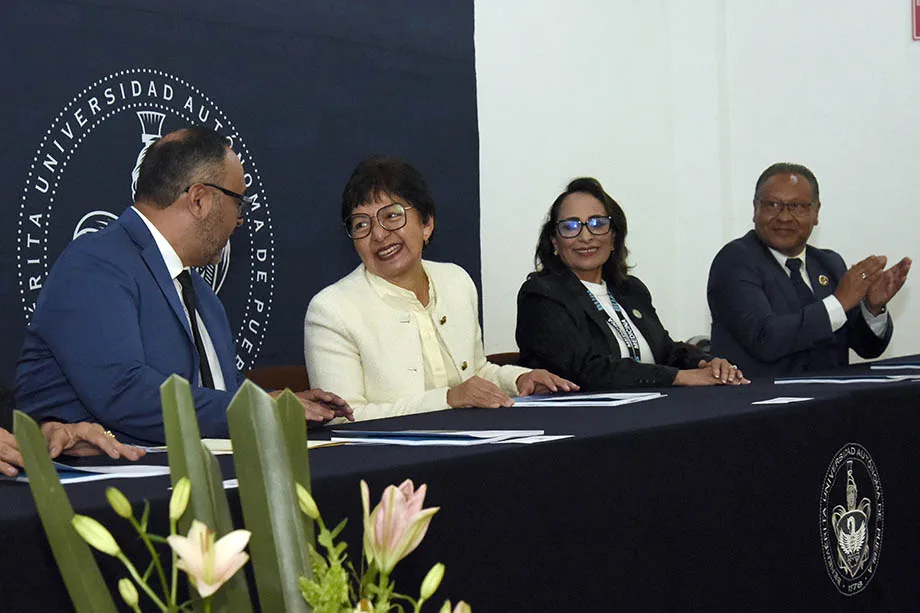 La Facultad de Medicina de la BUAP refuerza su formación con actualización y logros académicos