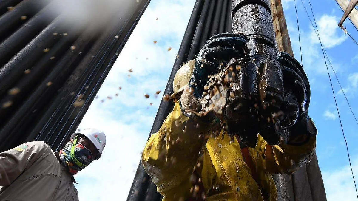 La mezcla mexicana de petróleo registra una caída superior al 33% en su precio
