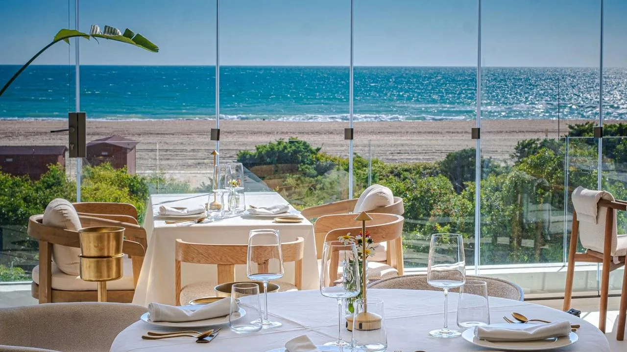 Lantana revoluciona la escena gastronómica junto a la playa de La Barrosa