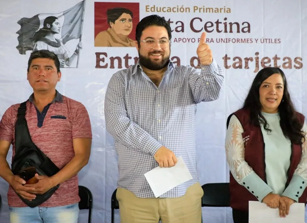 Más de 1,400 estudiantes de Naucalpan reciben apoyo económico con la Beca Rita Cetina