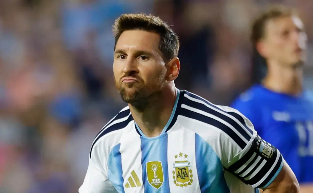 Messi presenta el lema oficial de Argentina para el Mundial 2026 tras su regreso