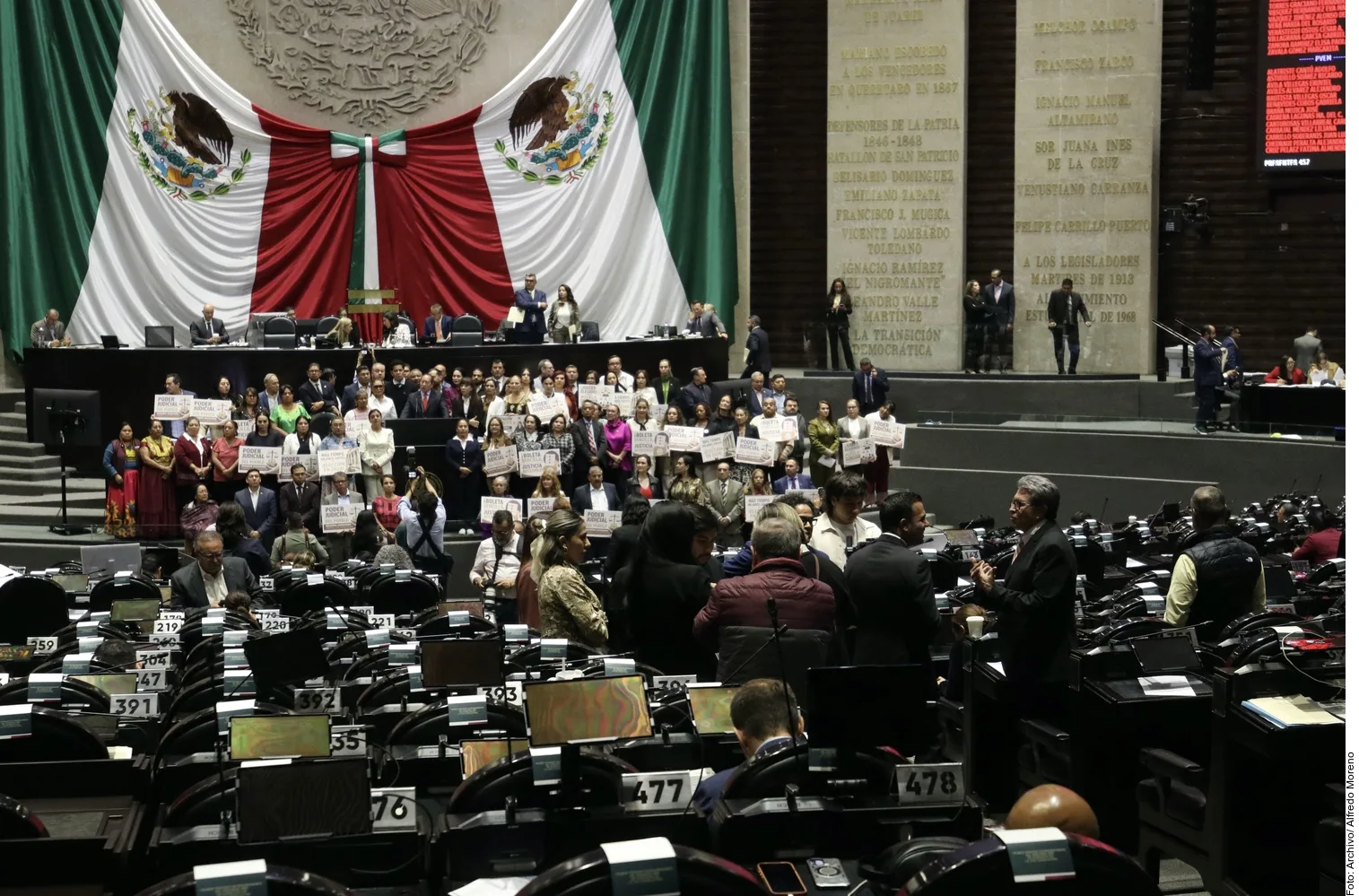 Morena impulsa ley para regular el uso de inteligencia artificial en México
