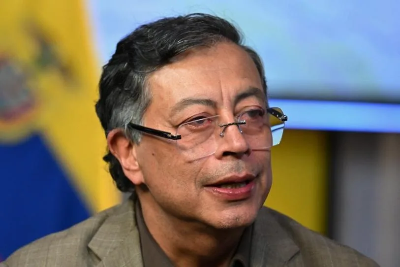 Ordenan la suspensión provisional del presidente colombiano Gustavo Petro durante investigación electoral