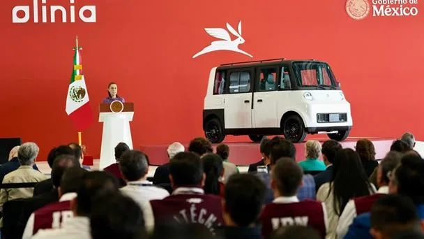 Presentan Olinia 1, el primer automóvil eléctrico fabricado completamente en México