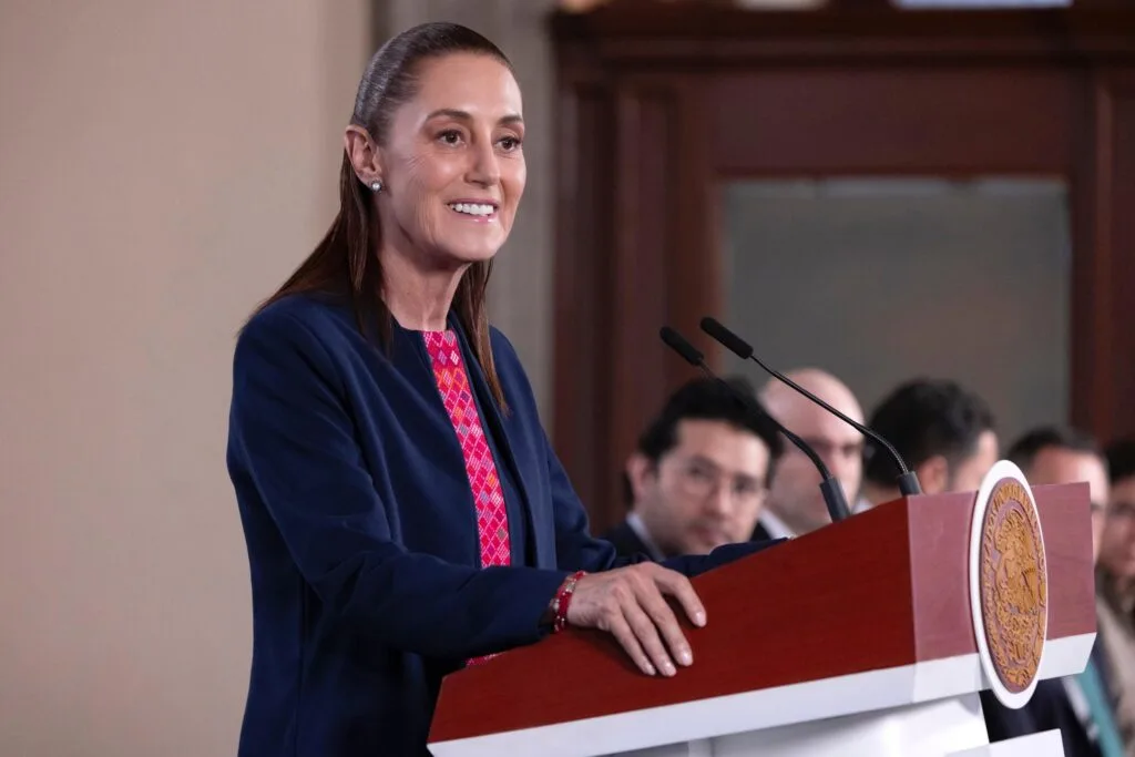 Programas sociales en México beneficiarán a más de 42 millones en 2026 con inversión histórica