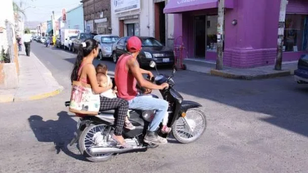 Proponen endurecer sanciones para motociclistas que circulen sin casco ni equipo adecuado