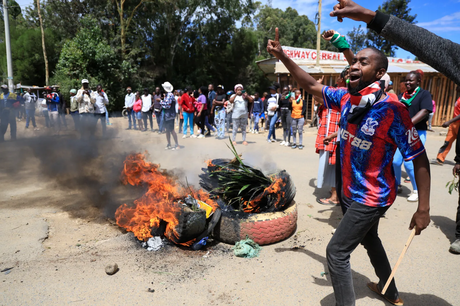 Protestas en Kenia rechazan centro de aislamiento para pacientes con ébola vinculado a EE.UU.