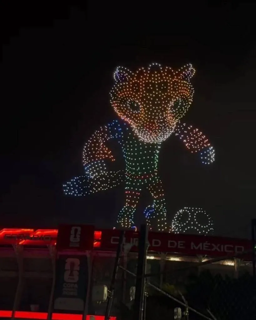 Pruebas con drones iluminan el Estadio Ciudad de México para el Mundial 2026