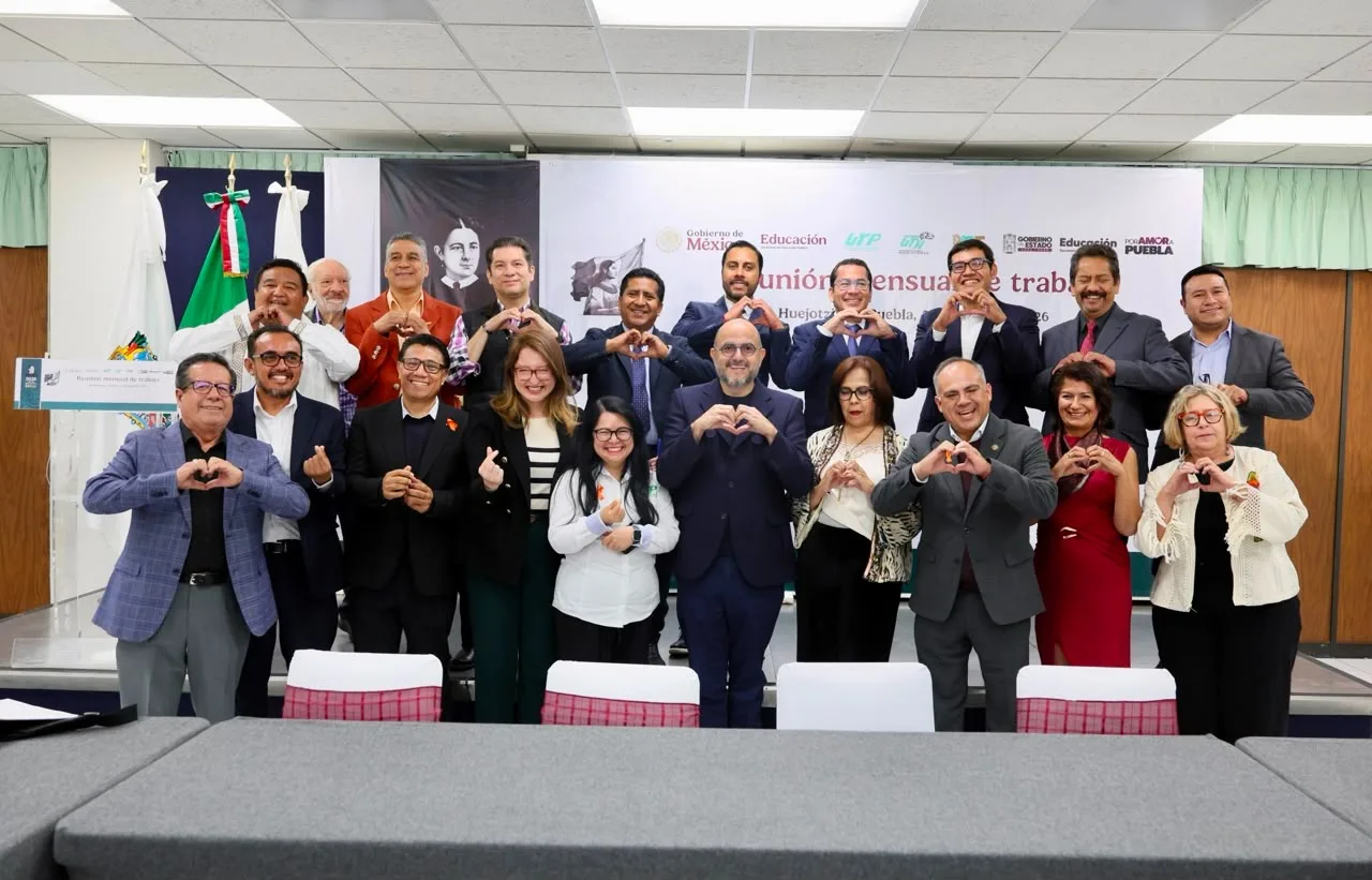 Puebla se perfila para liderar encuentro nacional de robótica, IA y semiconductores