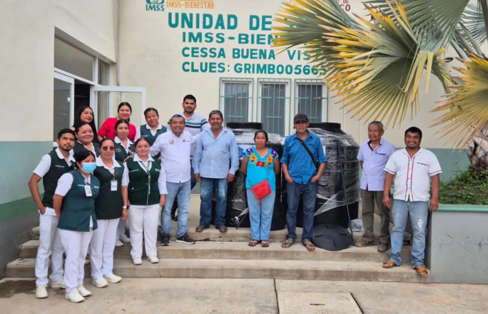 San Luis Acatlán refuerza salud y seguridad con apoyos en Buena Vista