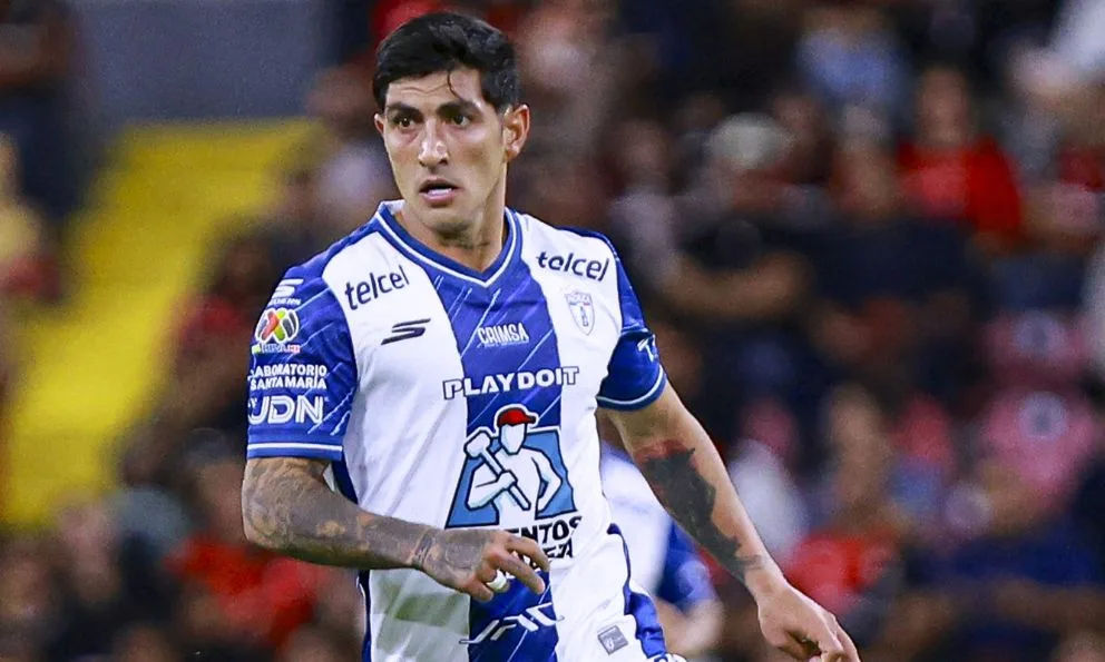 Toluca negocia la incorporación de Víctor Guzmán tras su salida de Chivas