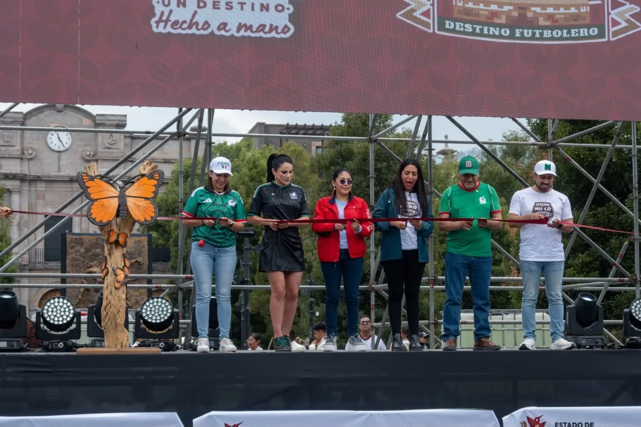 Toluca se llena de pasión futbolera con el Fan Fest en Plaza de los Mártires
