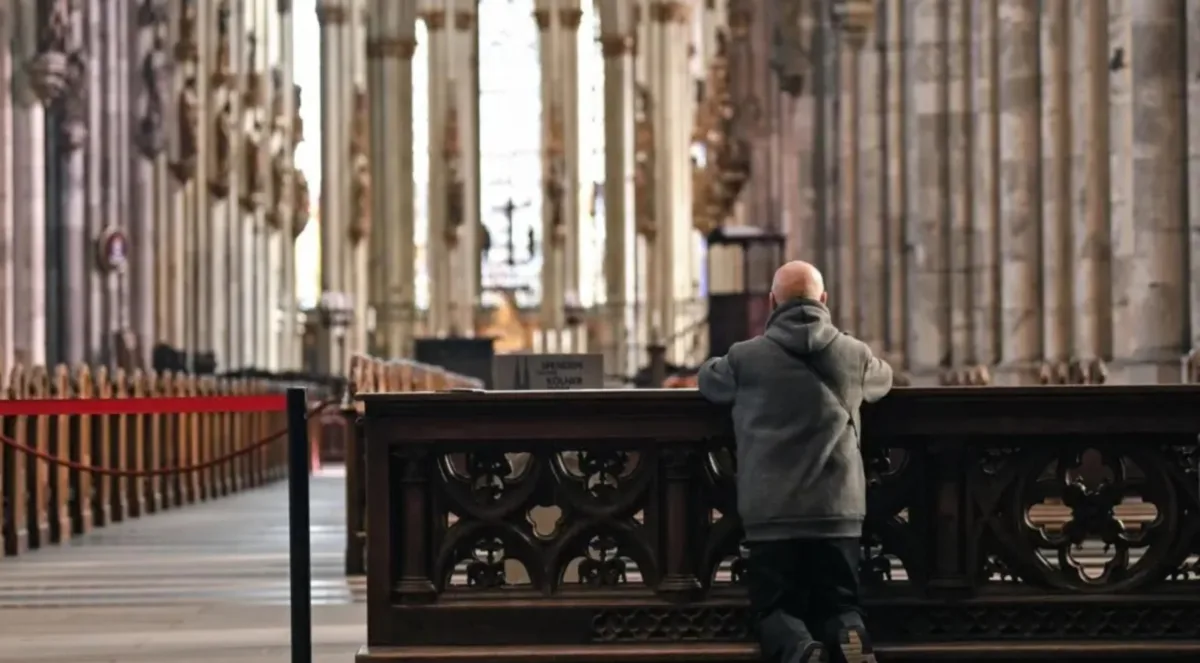 Vaticano reafirma que solo sacerdotes o diáconos pueden pronunciar la homilía