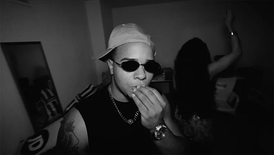 Caluu C. y J Capell combinan música urbana y tropical en su nuevo sencillo «Volver a Repetir