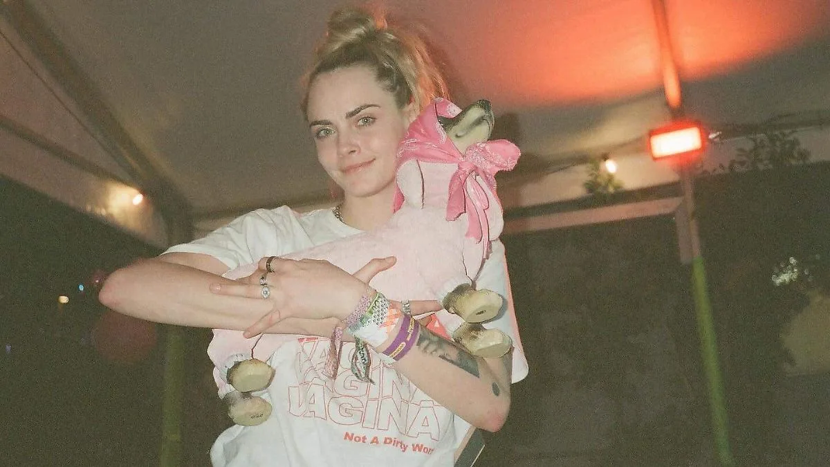 Cara Delevingne confirma relación con Amber Heard y Elon Musk en juicio contra Johnny Depp