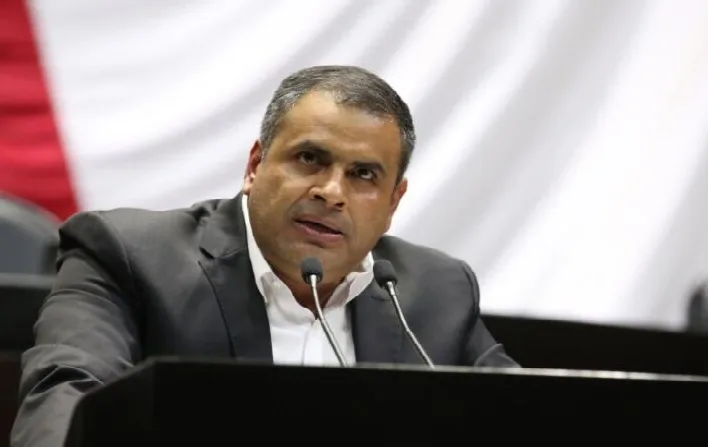 Diputado exige recursos urgentes para rehabilitar carreteras clave en el sur de Chihuahua