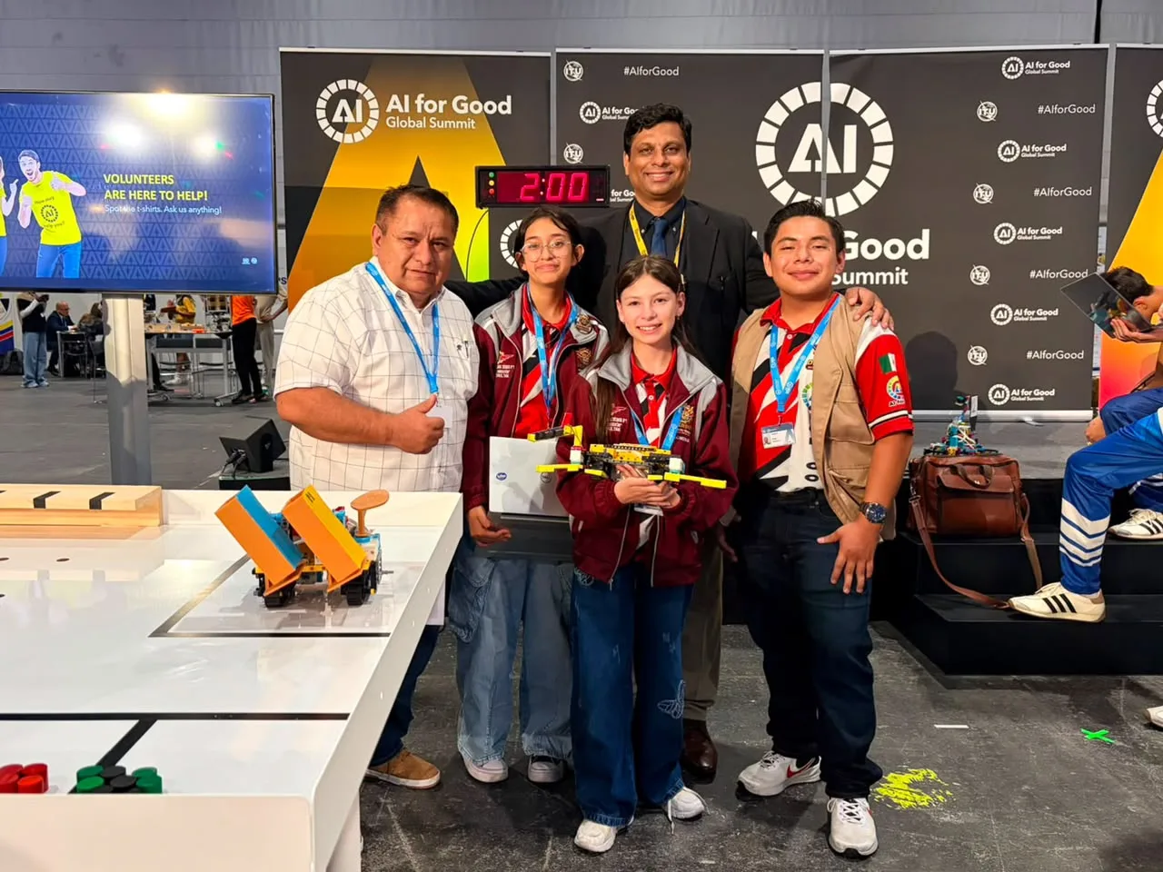 Estudiantes de Tamaulipas logran quinto lugar mundial en torneo de robótica e IA