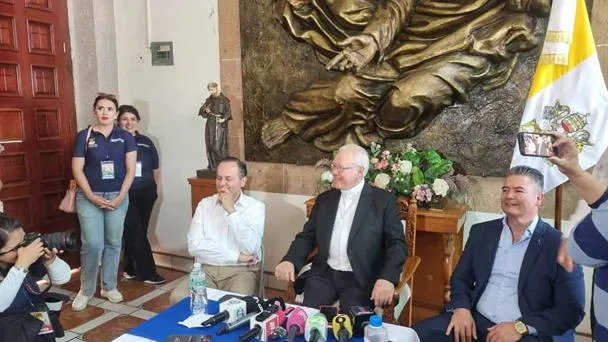 Exigen solución integral y definitiva al problema del agua contaminada en Chapala