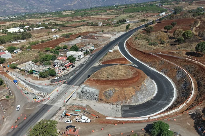 Gobierno federal destina más de 53 mil millones para infraestructura en Michoacán