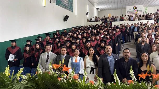 Graduación del CONALEP Tamazula destaca excelencia y entrega de reconocimiento académico