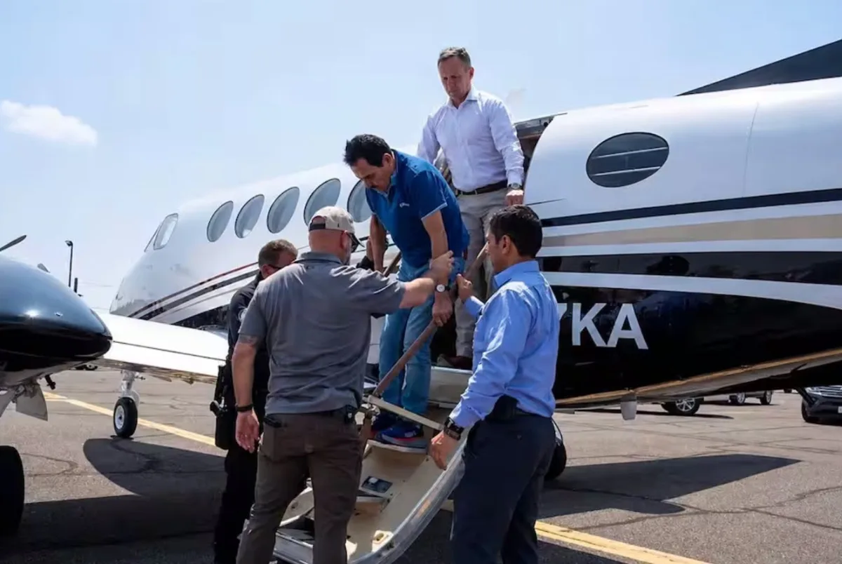 Identifican al piloto que trasladó a ‘El Mayo’ Zambada a EE. UU. y tiene historial criminal