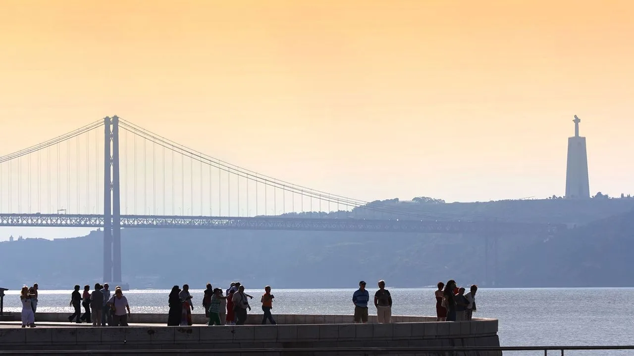 Lisboa se redescubre desde su río: un viaje entre puentes y memoria