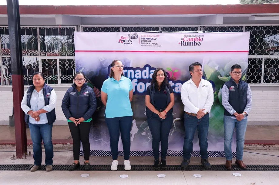Lupita Cuautle impulsa cultura ambiental con jornada de reforestación en escuela primaria
