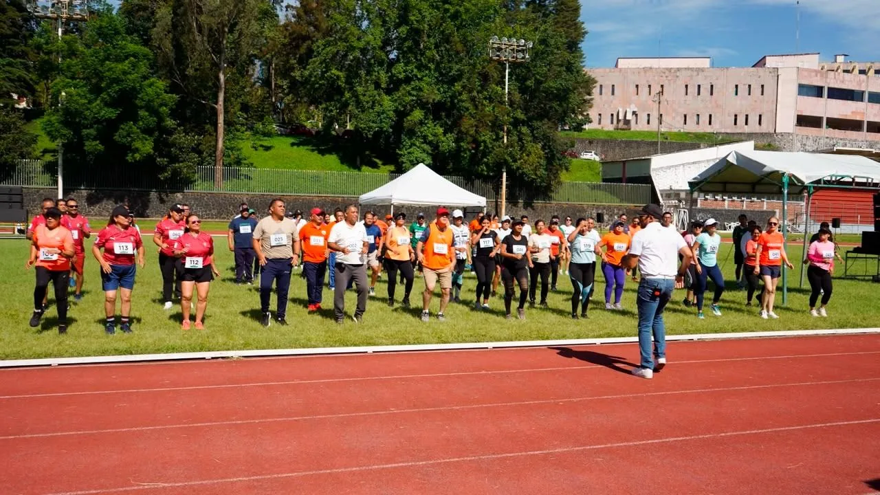 Más de 100 docentes reciben capacitación en Educación Física Integral Multideportiva