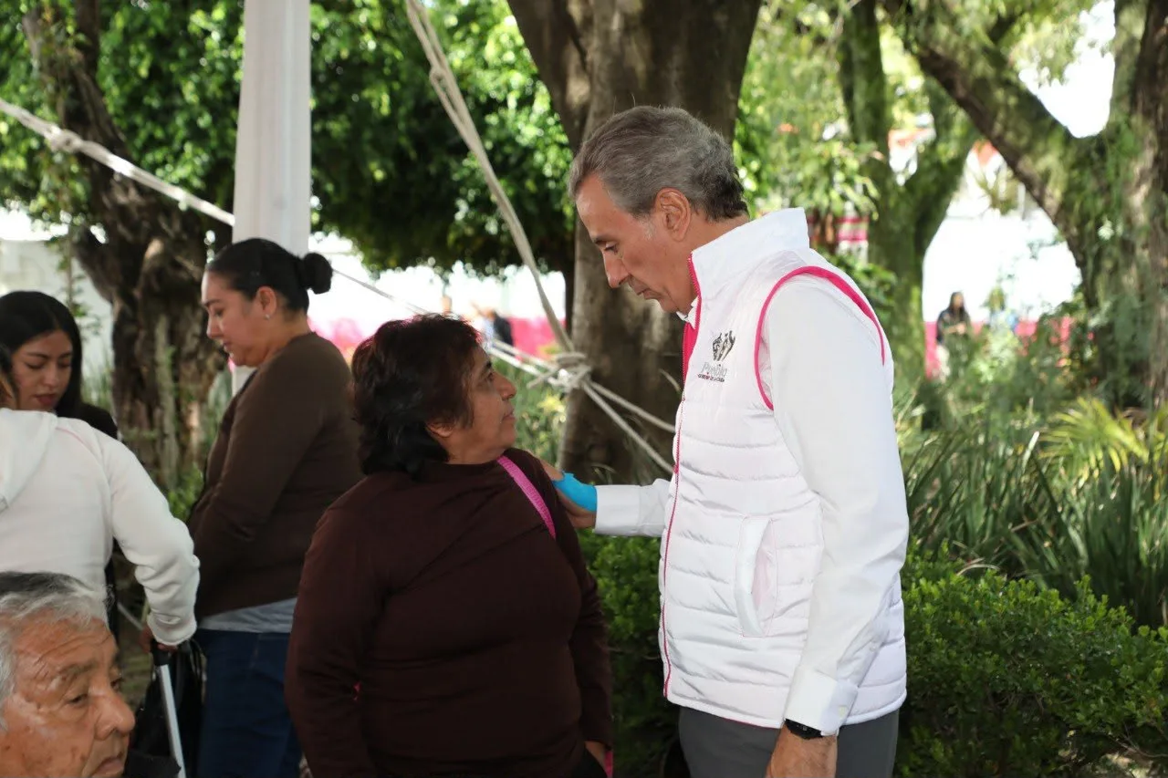 Más de 300 aparatos auditivos han sido entregados para mejorar la inclusión en Puebla