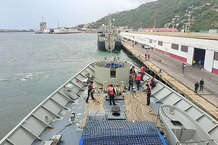 México envía buques con ayuda humanitaria para damnificados en Venezuela tras sismos