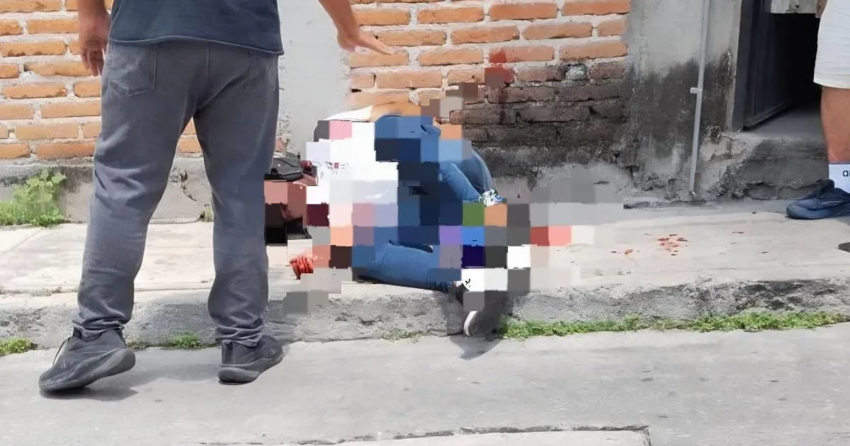 Motociclista herido tras tiroteo en Temixco moviliza a servicios de emergencia