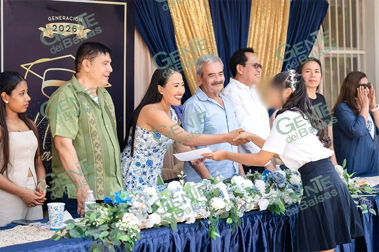 Rosalinda Savala Díaz participa en clausura de ciclo escolar en la Secundaria Técnica 153