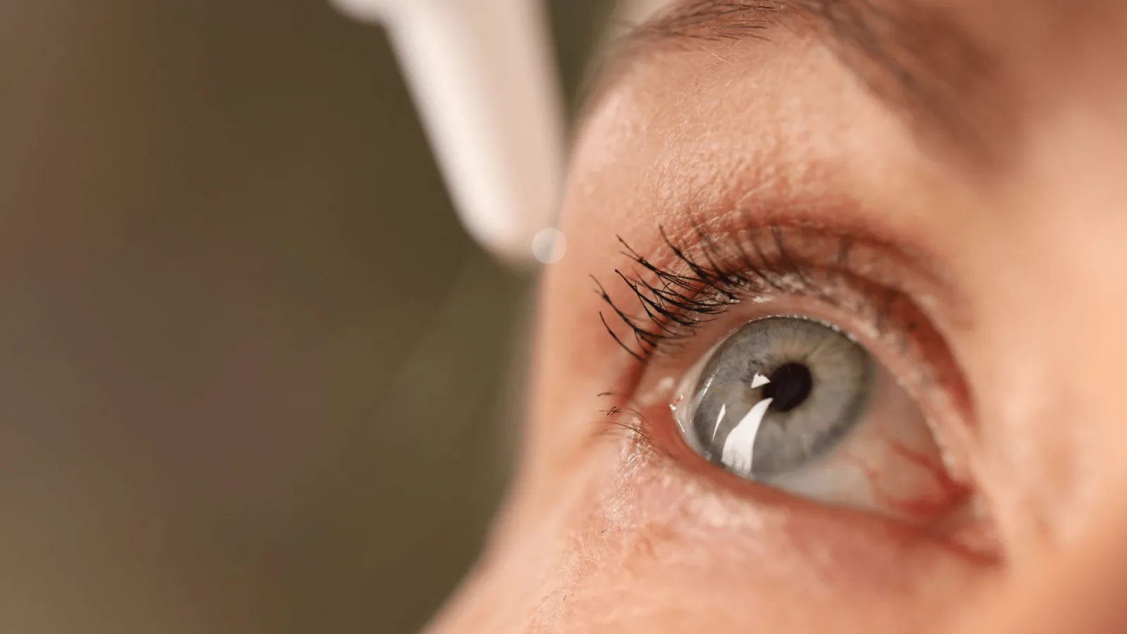 Síntomas oculares persistentes aparecen tras infecciones leves de COVID-19