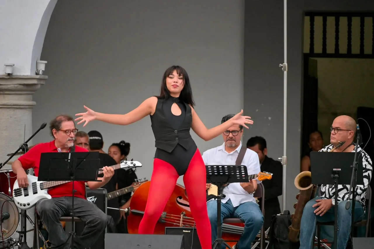 Veracruz inaugura el Festival Internacional del Bolero y Jazz 2026 con un espectáculo en el Zócalo